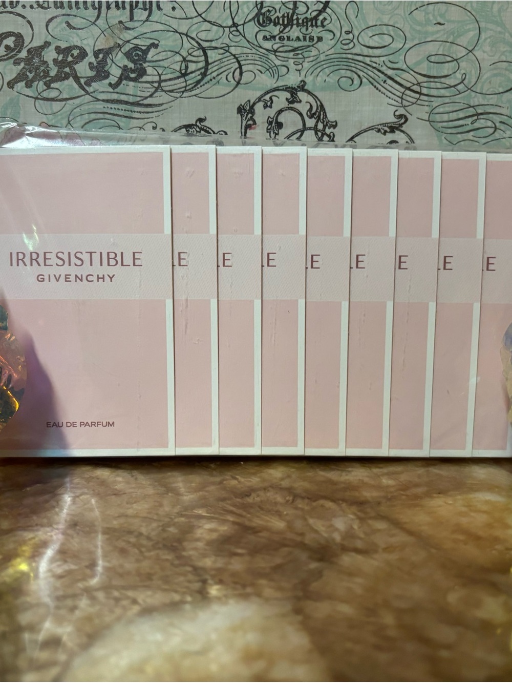 Givenchy Irresistible Eau de Parfum - Sleeve